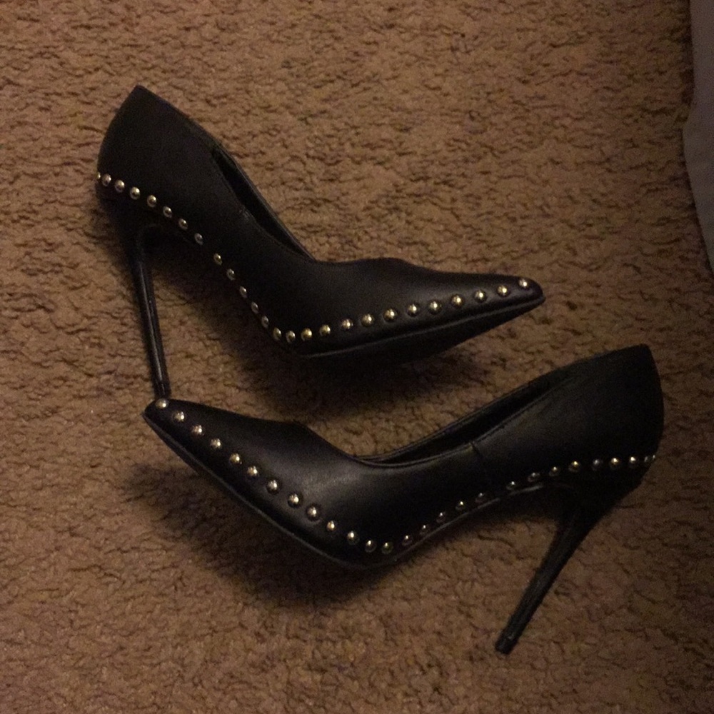 ‼️SOLD‼️ Riveted heels